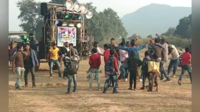 बड़कागांव : पर्यटन स्थलों पर पिकनिक मनाने वालों की उमड़ी भीड़