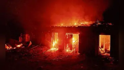रांची: कांके में दो गुट भिड़े, पुलिस की गाड़ी, छह बाइक व दुकानें फूंकी, दोनों पक्ष के पांच लोग घायल, रैप बटालियन तैनात