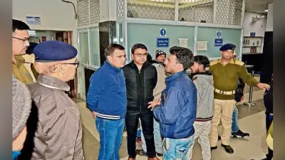जमशेदपुर : सोनारी में बीच सड़क पर आपसी रंजिश में चाचा-भतीजे पर हमला, स्थिति गंभीर