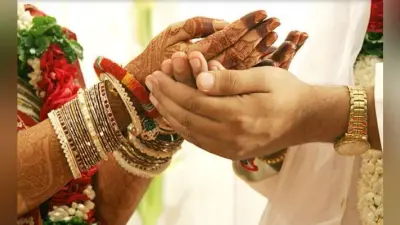 दो सहेलियों ने आपस में रचाई शादी, एक ने बदलवाया लिंग, मामला पहुंचा थाने