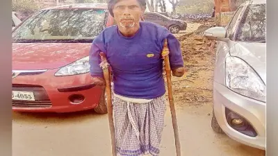 पत्नी के इलाज के लिए एक पांव से दौड़ते तपेश्वर