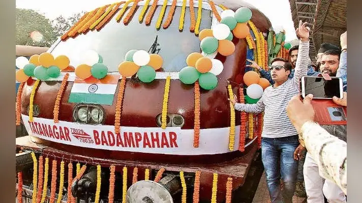 बादाम पहाड़ रूट पर 107 साल बाद चली दूसरी ट्रेन, टाटा से ओड़िशा तक के लोगों को होगा फायदा
