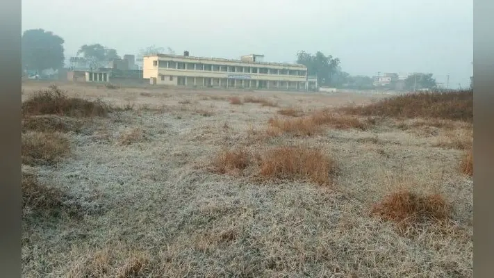 हर सुबह बर्फ की चादर से ढक जाता है बड़कागांव, न्यूनतम तापमान 3 डिग्री पहुंचा