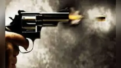 गया : वर्चस्व को लेकर दो गुटों के बीच हुई 30 राउंड फायरिंग, मुखिया पति के घर पर विपक्षी समर्थकों ने बरसायीं गोलियां