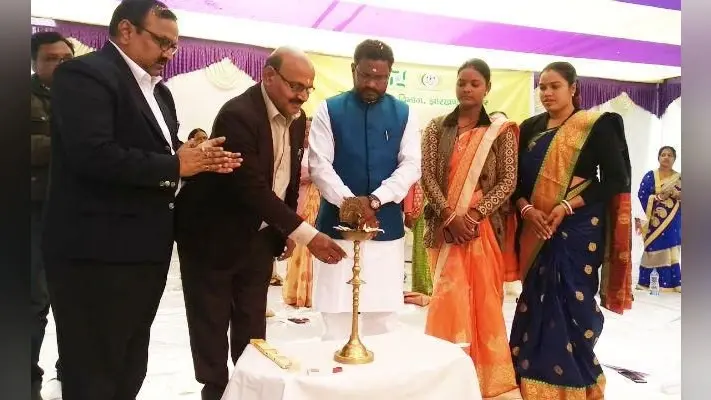 महिलाएं स्वरोजगार से जुड़कर आत्मनिर्भर बनें, तभी मिलेगी विकास को गति : दशरथ गागराई