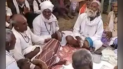 Kolkata : भक्ति के रंग में रंगे गंगासागर जाने वाले श्रद्धालु, देखें Video