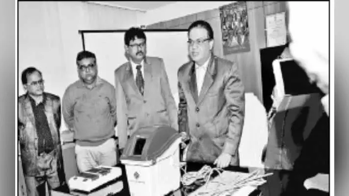 लोस चुनाव : हर बूथ पर वीवीपैट इवीएम, अत्याधुनिक तकनीक से युक्त है वीवीपैट युक्त वोटिंग मशीन