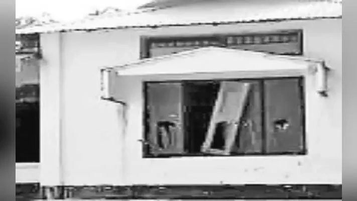 कूचबिहार : तृणमूल समर्थकों के घर पर बमबाजी, तोड़फोड़