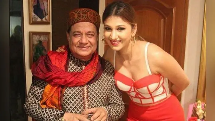 Bigg Boss 12 के बाद जसलीन ने शेयर की अनूप जलोटा संग सेल्फी, हो गयी Troll