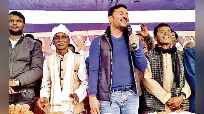 बुंडू में मिलन समारोह के बहाने आजसू सुप्रीमो ने फूंका चुनावी बिगुल, कहा- राजनीति में व्यक्ति नहीं, संगठन बड़ा