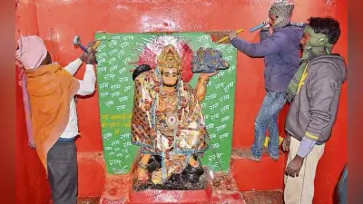 रांची : सुबह नये मंदिर का शिलान्यास किया देर रात पुराने को हटाने का काम शुरू