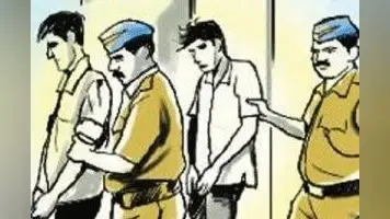 अवैध हथियारों के साथ दो आरोपी पकड़े गये