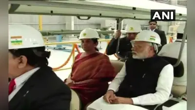 VIDEO: एलएंडटी आर्मड सिस्टम्स कॉम्प्लेक्स का उद्घाटन, पीएम मोदी ने यूं की के-9 वज्र होवित्जर तोप की सवारी