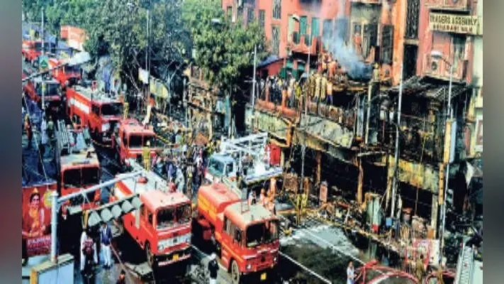कोलकाता : आग ने मेडिकल छात्रा की ढाई वर्षों की मेहनत पर फेरा पानी, पुस्तकें, नोटबुक व प्रोजेक्ट जल कर राख