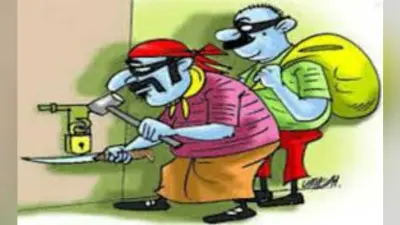 कोलकाता : दमदम में घर से नकदी समेत लाखों के गहने चोरी