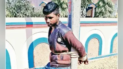 खस्सी चोरी करने का आरोप, युवक को पोल से बांधा और…