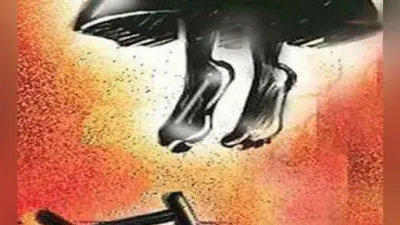 पेड़ से लटकता मिला युवती का शव