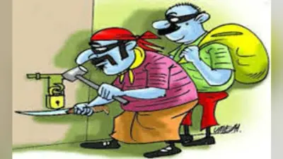 रेलवे के दो स्टेशन मास्टरों के फ्लैट का ताला तोड़ चोरी