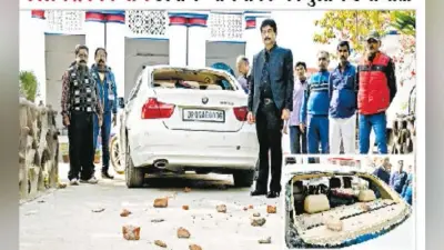 मुजफ्फरपुर : नीतीश्वर आयुर्वेद काॅलेज में परीक्षा कराने को लेकर छात्रों का हंगामा
