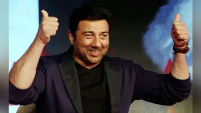 सनी देओल ने मां संग शेयर की ये खास तसवीर, लाइमलाइट से दूर रहती हैं धर्मेंद्र की पहली पत्नी प्रकाश कौर