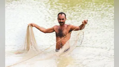 मछली पालन से बदल रही है किसानों की जिंदगी