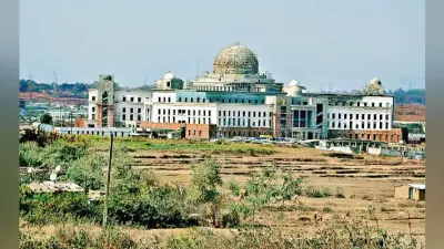 रांची : नये विधानसभा भवन के निर्माण में रामकृपाल कंस्ट्रक्शन को लाभ पहुंचाने के लिए विभाग के इंजीनियरों ने की गड़बड़ी