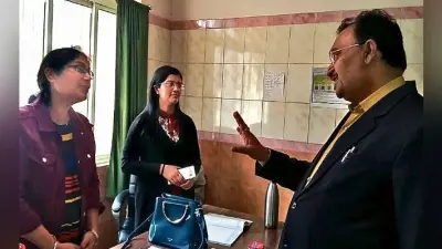 ओपीडी बंद कराने पहुंचे झासा के पदाधिकारी से भिड़ी डॉक्टर, पूछा, क्या आप चाहते हैं, गर्भवती शॉक में चली जाये और हम हड़ताल करें