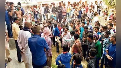 महुआ : झाड़ू नहीं लगाने पर बच्चों को डंडे से पीटा, 19 बेहोश