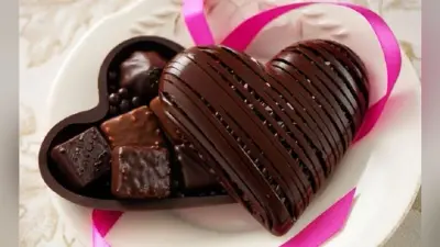 Happy Chocolate Day 2019 : आज मौका है चॉकलेट खिलाकर उनका मुंह मीठा करने का