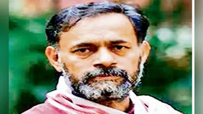 पटना : मोदी राज देश की बुनियाद पर हमला : योगेंद्र यादव