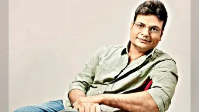 हिंदी भारत की मिट्टी जैसी, इसे मिटाया नहीं जा सकता : इरशाद कामिल