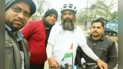 शिक्षा का संदेश लेकर साइकिल से निकले मनोज पांडे, कर चुके हैं 1200 किमी की यात्रा