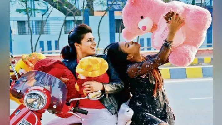 Valentine Week: क्यूट टेडी देकर अपने प्यार का करें इजहार