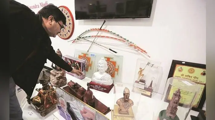 मोदी के 1800 गिफ्ट्स की नीलामी पूरी, 200 गुना तक ज्यादा मिली कीमत