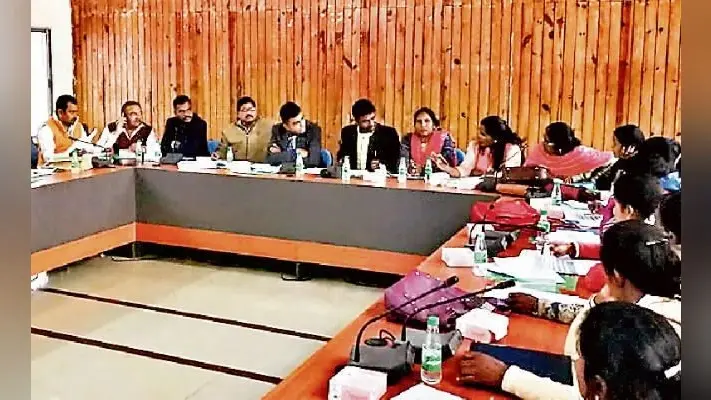 रांची : जिप सदस्य बोले, पहले हमारा मानदेय बढ़ायें, बाद में अध्यक्ष व उपाध्यक्ष के लिए खरीदें वाहन