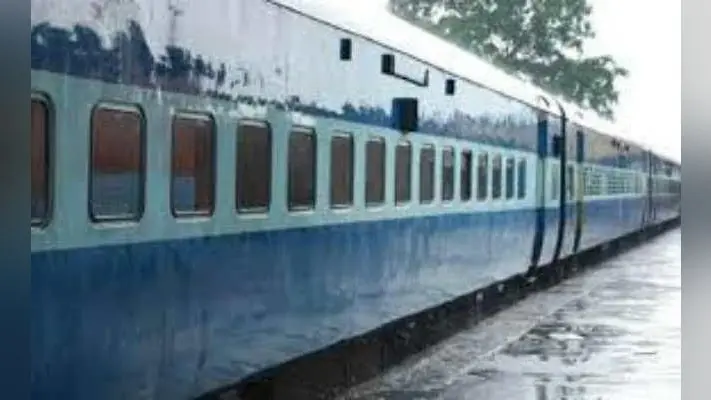 कोलकाता : रेल टिकटों की कालाबाजारी करते अब तक 300 गिरफ्तार