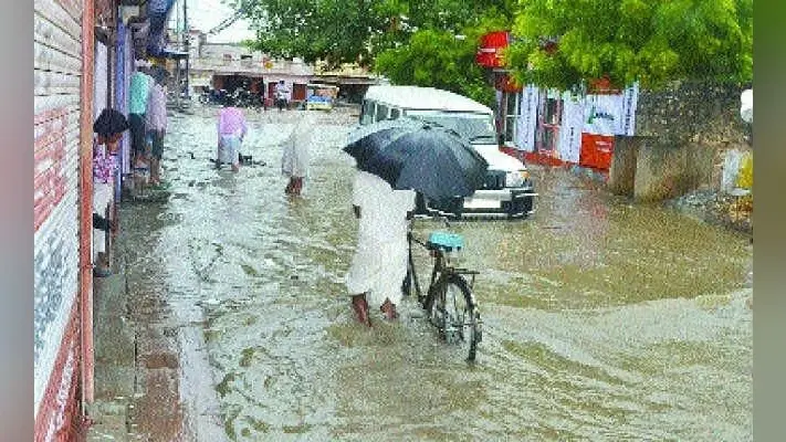 गया : 15 वर्षों में भी नहीं बना 550 फुट नाला, नारकीय माहौल में रहते हैं शहरी लोग