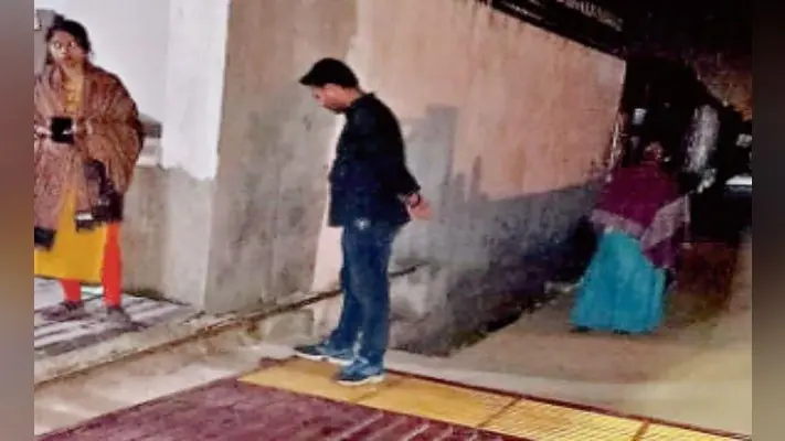 रांची : घर के बाहर खेल रहे बच्चे पर गिरा 300 किलो का स्लाइडिंग गेट, मौत