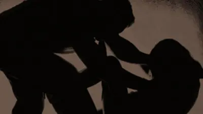 मां-पुत्री को पीटा