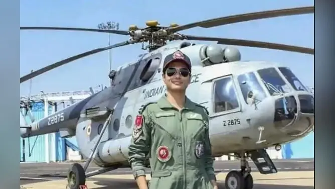 रचा इतिहास : हीना जायसवाल वायुसेना की पहली महिला फ्लाइट इंजीनियर बनीं