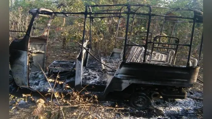 ललपनिया में अज्ञात अपराधियों ने ऑटो जलाया, चालक सह ऑनर के साथ की मारपीट व लूटपाट