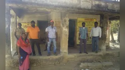 गुमला : आंगनबाड़ी केंद्र कभी भी हो सकता है ध्वस्त, 30 बच्चों की जान खतरे में