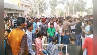 वैशाली : युवक की हत्या के बाद बवाल, आक्रोशित लोगों ने पुलिस पर किया पथराव