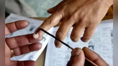 रांची : लोकसभा चुनाव को ले 15 तक मतदान केंद्रों पर सुविधाएं उपलब्ध करा दें: एल खयांग्ते