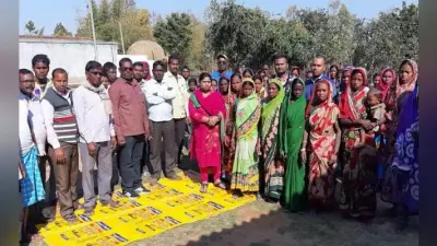 गोमिया : झुमरा पहाड़ के तलहटी गांव बुधूटांड में लगा जनता दरबार