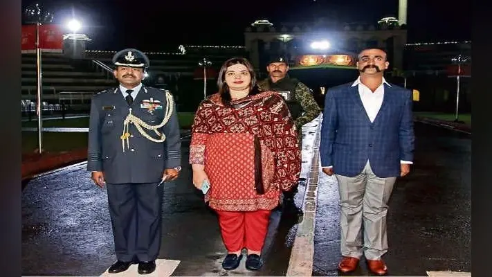 60 घंटे बाद स्वदेश लौटा अपना अभिनंदन, वीडियो रिकार्डिंग के लिए पाक ने रोका था, इसलिए रिहाई में हुई देरी