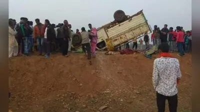 गुमला : टांगीनाथ से पूजा कर लौट रहे श्रद्धालुओं से भरी गाड़ी पलटी, एक की मौत, 20 घायल