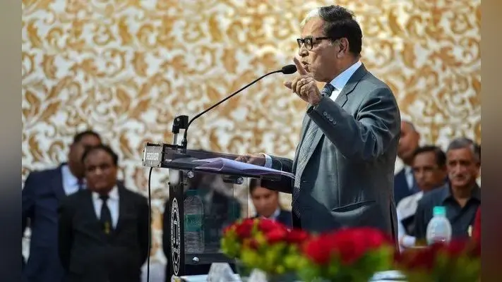 न्यायमूर्ति सीकरी हुए सेवानिवृत्त, बोले – प्रत्येक न्यायाधीश में नारीत्व के कुछ अंश होने चाहिए