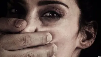 नवादा : बाजार से लौटने के दौरान युवती का अपहरण, दो दोस्तों को पहरेदारी पर लगा युवती से किया रेप