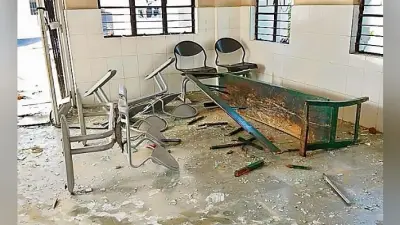 बक्सर : उग्र लोगों ने थाने पर किया पथराव, पीएचसी में आगजनी